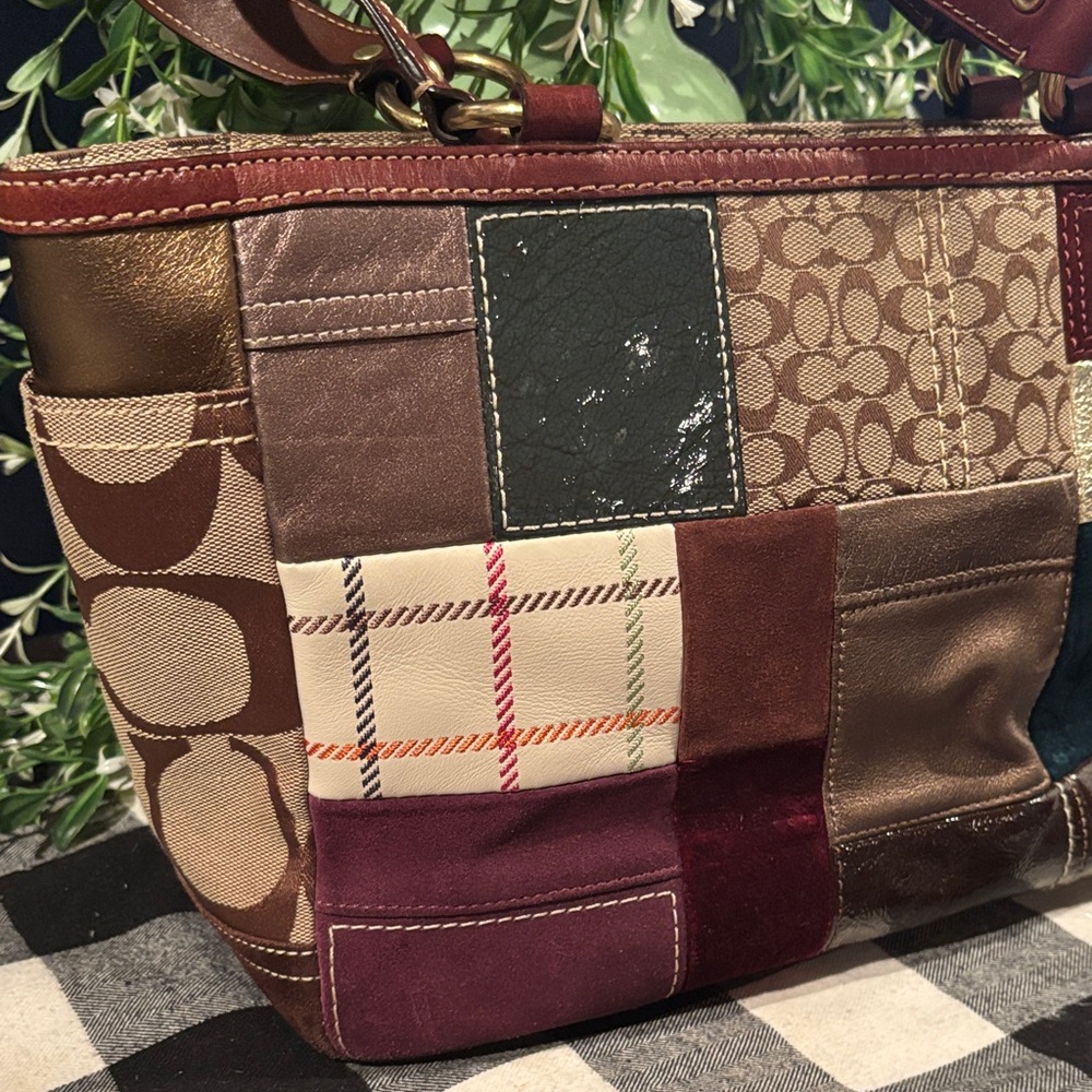 Coach Vintage Holiday Patchwork Gallery Tote - Picture 10 of 14
